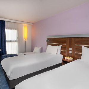 Zimmer mit zwei Einzelbetten